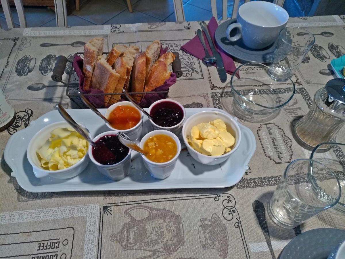 La Voureyline Bed and Breakfast Saint-Antoine  Exteriör bild